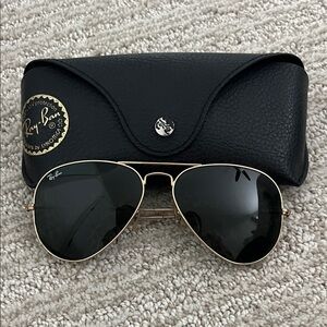 Ray-Ban Classic Aviator Sunglasses Gold Frame Green Lenses w/ Case